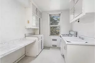 221 McDonald Ave, New York City, NY 11218 - Photo 8