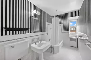 34-22 87th St, New York City, NY 11372 - Photo 22