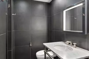 8 E 68th St, New York City, NY 10065 - Photo 10