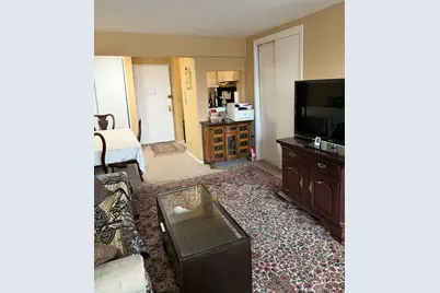241-20 Northern Boulevard #4-A, New York City, NY 11362 - Photo 4