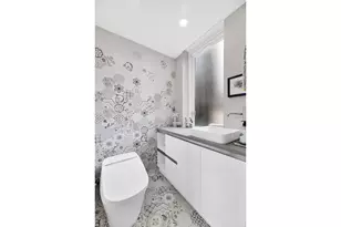 245 E 54th St, New York City, NY 10022 - Photo 8
