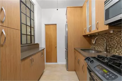 215 E 88th Street #1D, New York, NY 10128 - Photo 2