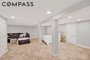 334 Beach 146th St, New York City, NY 11694 - Photo 18