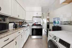 1336 E 99th St, New York City, NY 11236 - Photo 14
