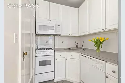 41 W 72nd Street #6E, New York, NY 10023 - Photo 4