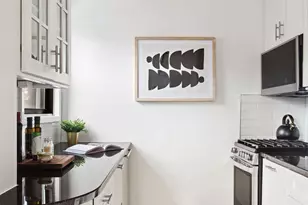 31 Jane St, New York City, NY 10014 - Photo 6