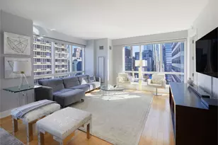 350 W 42nd St, New York City, NY 10036 - Photo 4