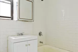 221 E 18th St, New York City, NY 11226 - Photo 10