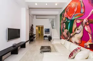 310 E 46th St, New York City, NY 10017 - Photo 2