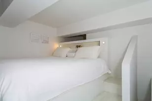 310 E 46th St, New York City, NY 10017 - Photo 4