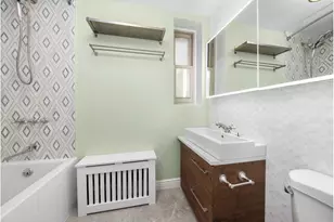 325 W 43rd St, New York City, NY 10036 - Photo 16