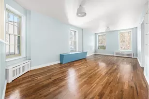 325 W 43rd St, New York City, NY 10036 - Photo 4