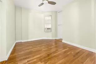 325 W 43rd St, New York City, NY 10036 - Photo 14