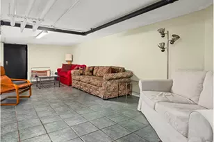 325 W 43rd St, New York City, NY 10036 - Photo 18