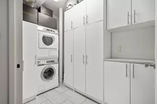 301 E 52nd St, New York City, NY 10022 - Photo 30