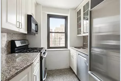 135 E 54th Street #4E, New York City, NY 10022 - Photo 4