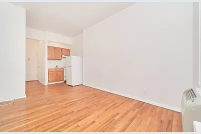 319 W 29th Street #2B, New York, NY 10001 - Photo 2