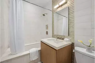 215 E 19th St, New York City, NY 10003 - Photo 18