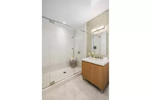 215 E 19th St, New York, NY 10003 - Photo 20