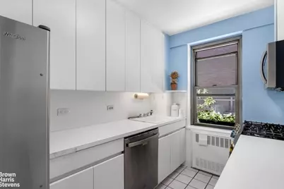 420 E 55th Street #11M, New York City, NY 10022 - Photo 4