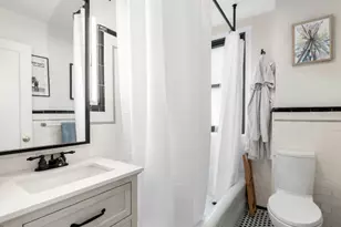 28 E 10th St, New York City, NY 10003 - Photo 10