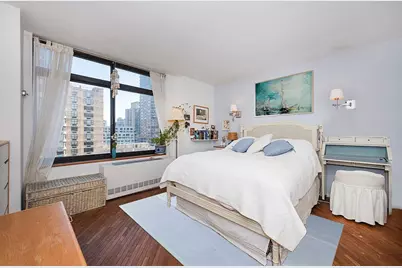 400 E 70th Street #1706, New York City, NY 10021 - Photo 4