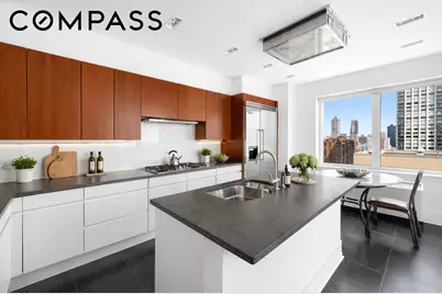 300 E 55th Street #PHC, New York City, NY 10022 - Photo 12