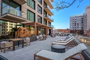 45-30 Pearson St, New York City, NY 11101 - Photo 24