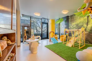 45-30 Pearson St, New York City, NY 11101 - Photo 16