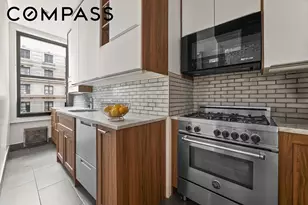 200 W 54th St, New York City, NY 10019 - Photo 4
