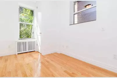 691 9th Avenue #2N, New York, NY 10036 - Photo 6