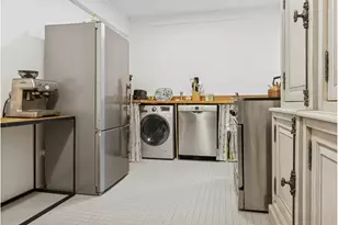 424 E 52nd St, New York City, NY 10022 - Photo 8