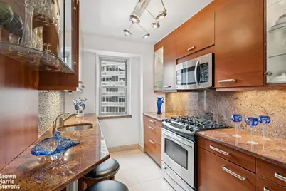 400 E 54th Street #14F, New York City, NY 10022 - Photo 10