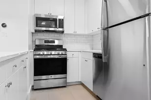 330 E 39th St, New York City, NY 10016 - Photo 8