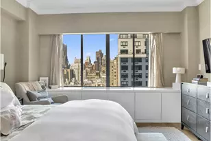900 Park Ave, New York, NY 10075 - Photo 14