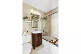 353 E 72nd St, New York City, NY 10021 - Photo 4