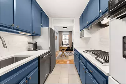 301 E 48th Street #2G, New York City, NY 10017 - Photo 2