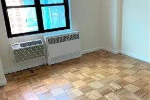 350 W 51st St, New York, NY 10019 - Photo 4