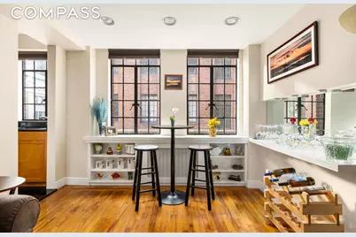 333 E 43rd Street #906, New York, NY 10017 - Photo 2
