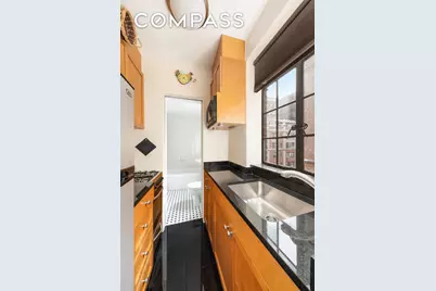 333 E 43rd Street #906, New York, NY 10017 - Photo 4