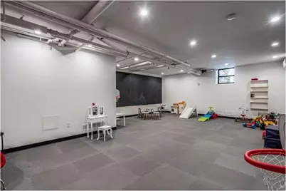 24-75 38th Street #B8, New York City, NY 11101 - Photo 20