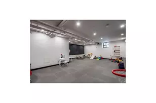 24-75 38th St, New York City, NY 11101 - Photo 20