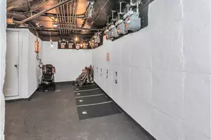 24-75 38th St, New York City, NY 11101 - Photo 18