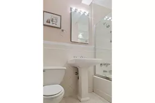 235 E 49th St, New York City, NY 10017 - Photo 18