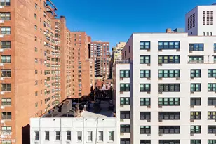 310 E 70th St, New York City, NY 10021 - Photo 12