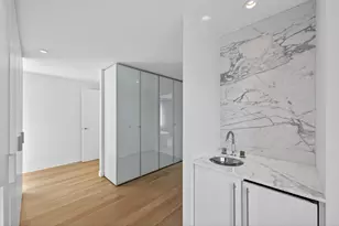 135 W 52nd St, New York City, NY 10019 - Photo 12