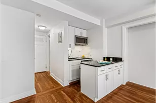 320 E 42nd St, New York City, NY 10017 - Photo 1