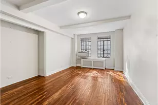 320 E 42nd St, New York City, NY 10017 - Photo 2