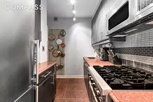 345 E 54th St, New York City, NY 10022 - Photo 8
