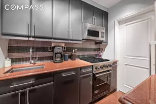 345 E 54th St, New York City, NY 10022 - Photo 6